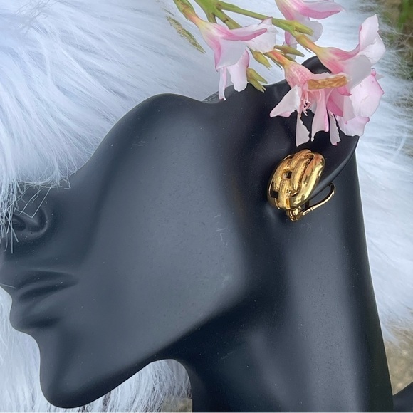 PREMIER GoldTone Rectangle Box Cut Out Clip Earrings - Picture 2 of 9